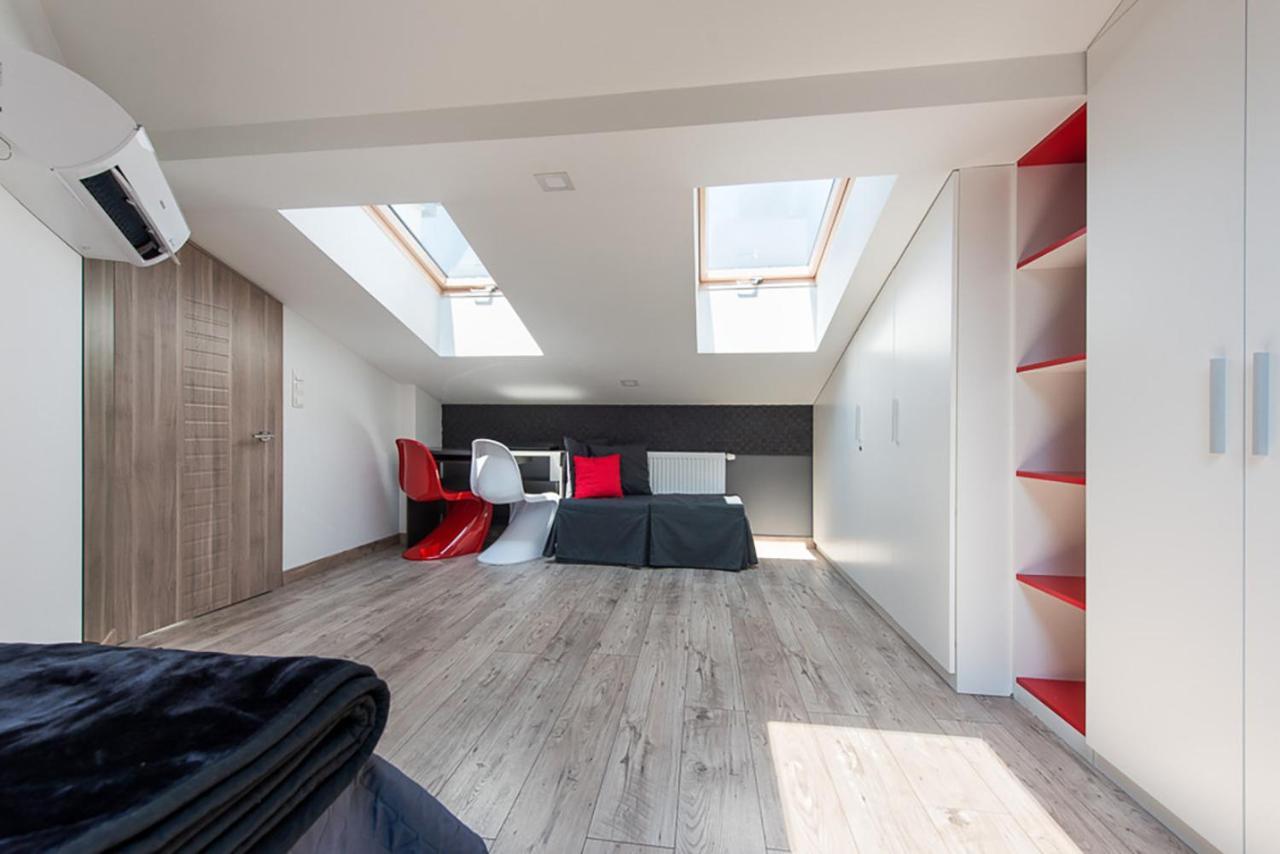 Cozy And Large 62 M2 Apartment With Air Conditioning, Old Town Cracovia Esterno foto
